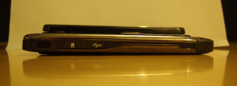 N900 vs E71 - Side View